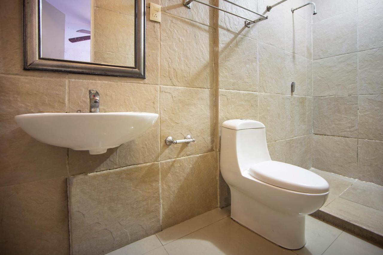 Hotel Mahu Monterrey Zewnętrze zdjęcie